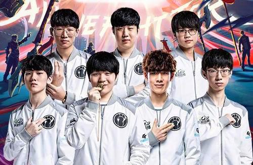 禁区前沿不 禁区前沿不